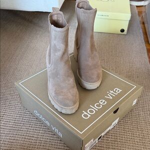 Dolce Vita Women's Beige Heeled Boots
